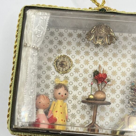 Vintage 1970's Christmas Tree Living Room Scene Diorama Wooden Doll Shadow Box - Picture 7 of 11